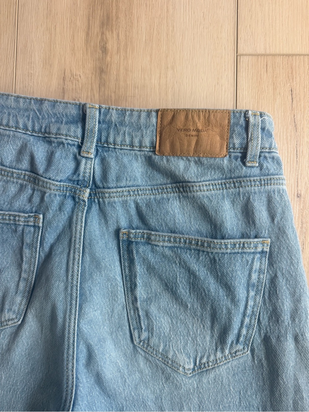 Vero Moda “Jane” High-rise Girlfriend Jeans. Size 26/32 - Picture 5 of 5